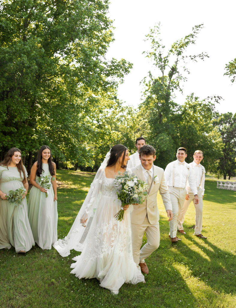 outdoor bridal party photos in clarksville arkansas