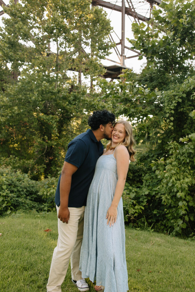 outdoor couples photoshoot ideas in arkansas