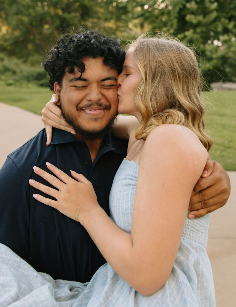 romantic couples photography in arkansas outdoors