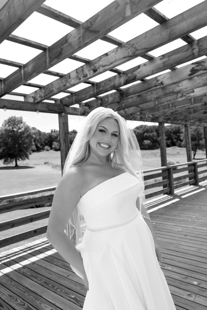 documentary style wedding photos in arkansas